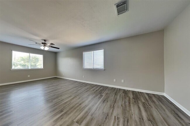 Building Photo - 17907 Timber Crossing Ln