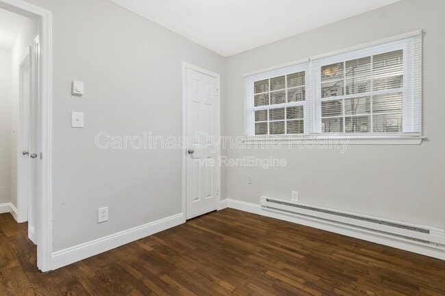 Building Photo - 321 S Gardner Ave