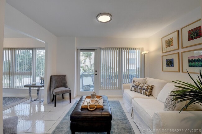 Building Photo - 2066 N Ocean Blvd