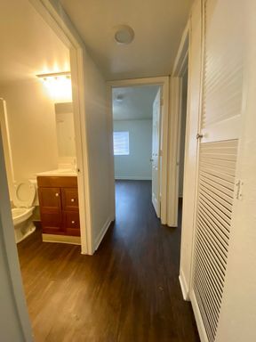 Building Photo - 2 Bedroom 1 Bath Near Firestone Available ...