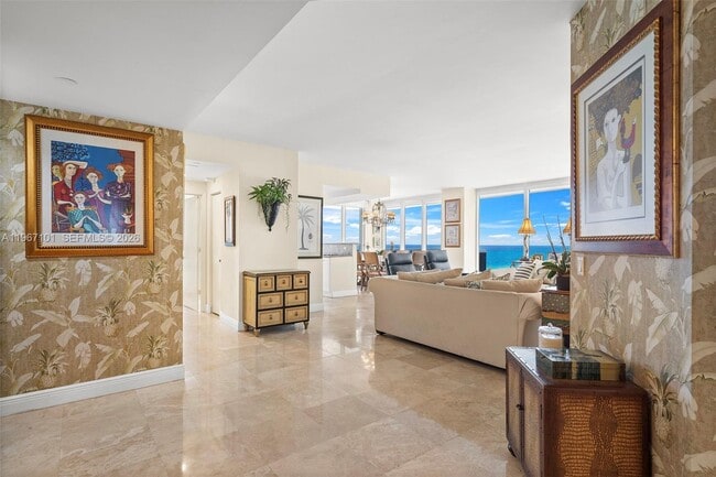 Building Photo - 4775 Collins Ave