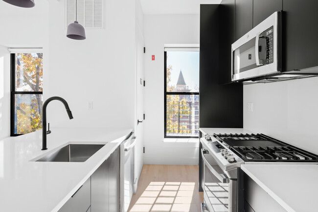 Building Photo - Common Owens (Furnished Rooms)
