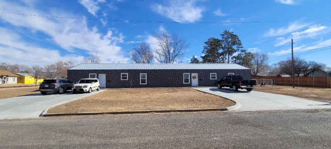 Building Photo - 1710 6th Ave
