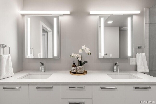 Building Photo - 1515 Julian St