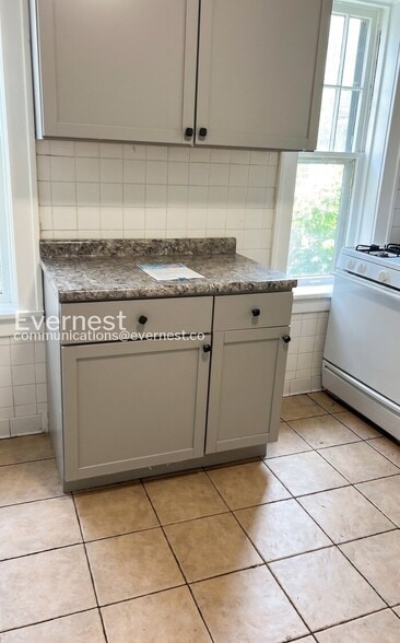 Building Photo - 5932 Floy Ave