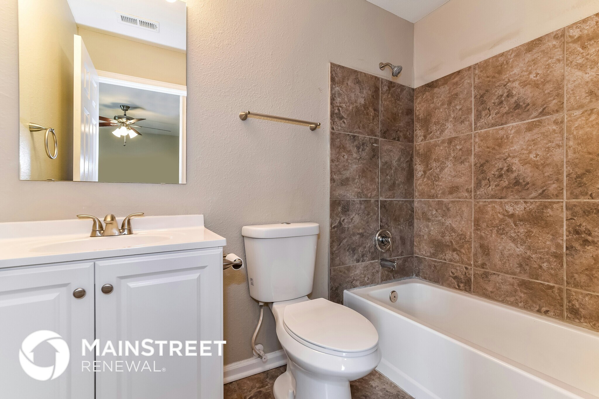 Building Photo - 1942 Mare Ave