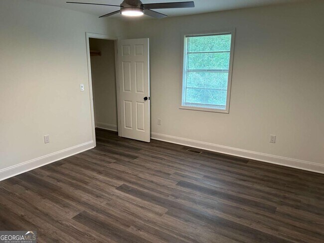 Building Photo - 148 Johnson Dr