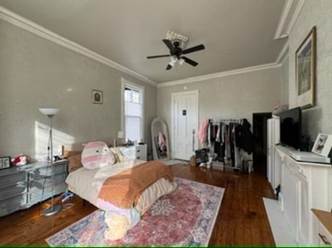 Building Photo - 26 Conklin St