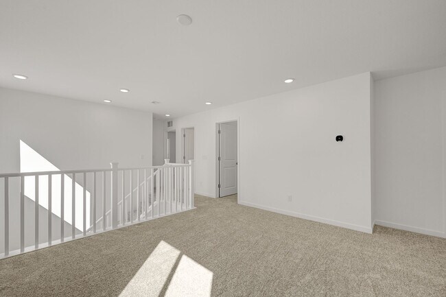 Building Photo - 8532 W Agate Ave