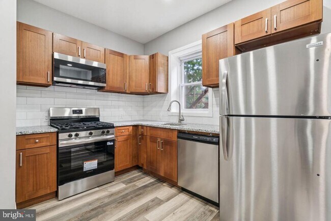 Building Photo - 4824 Sansom St
