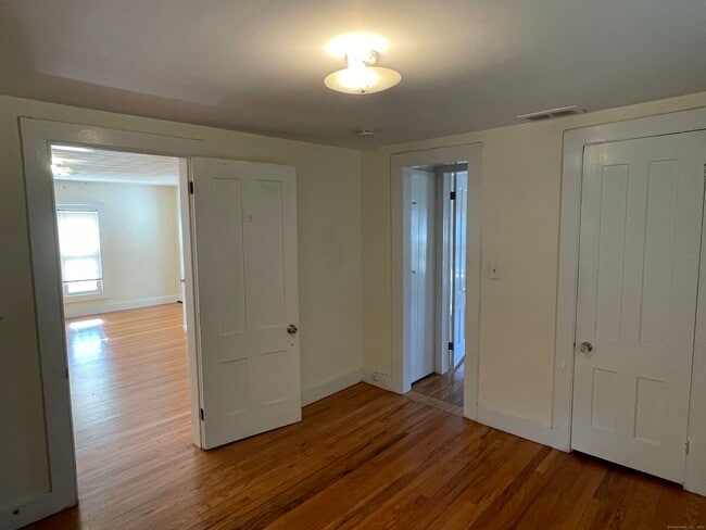 Building Photo - 333 Quinnipiac Ave