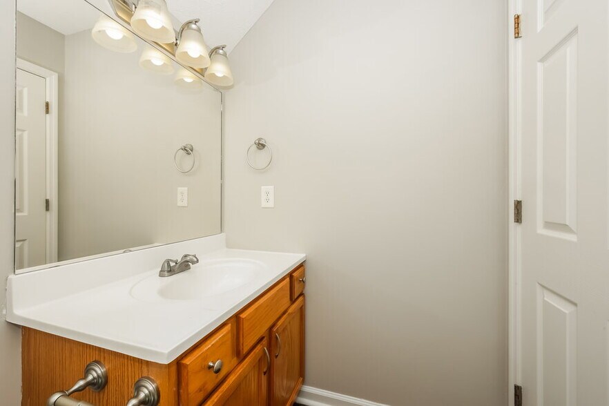 Building Photo - 1925 Port James Cir