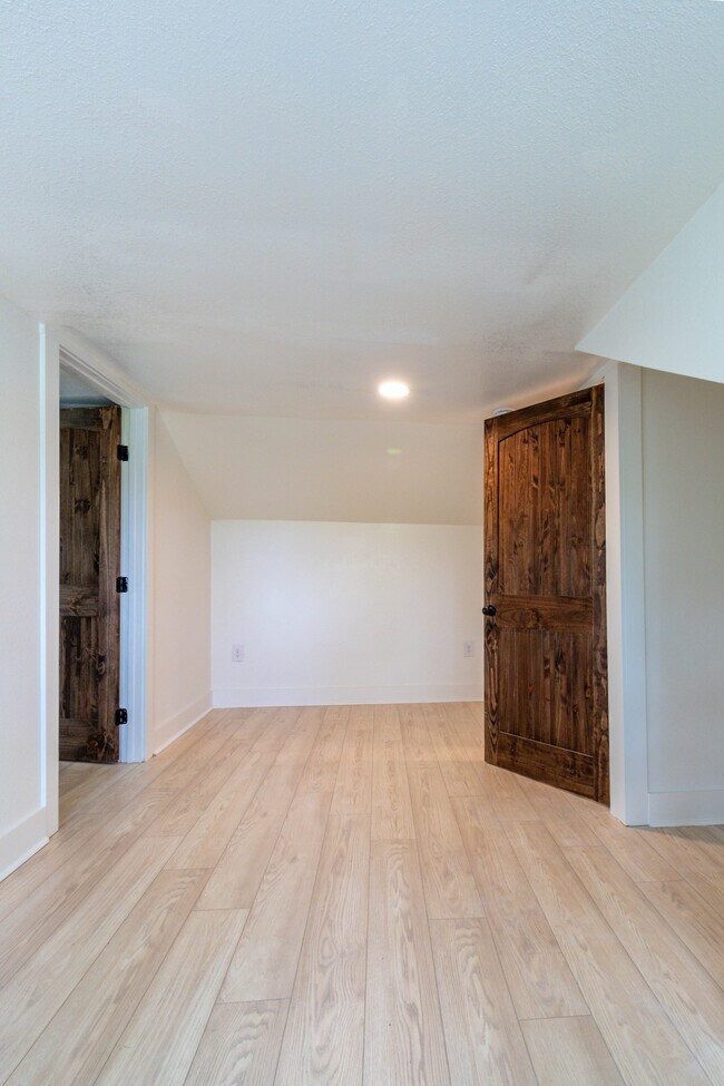 Building Photo - 9448 Lusk Rd