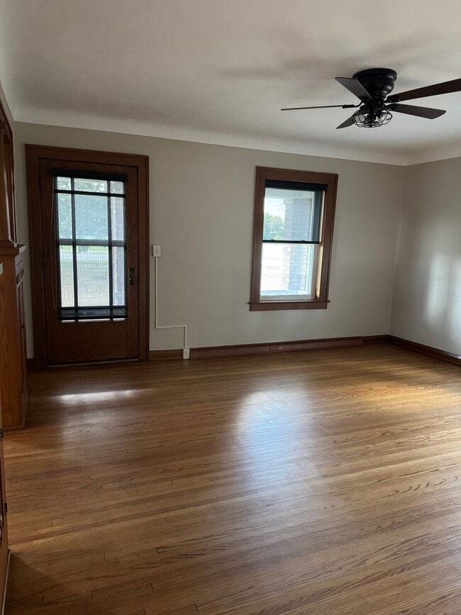 Building Photo - Beautiful, Meticulously Maintained Home in Perrysburg