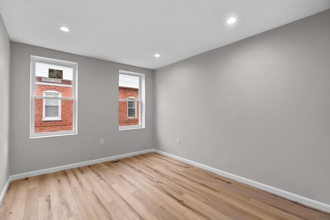 Building Photo - 15 N Bradford St