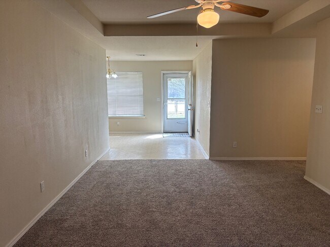 Building Photo - 2310 S Hickory St