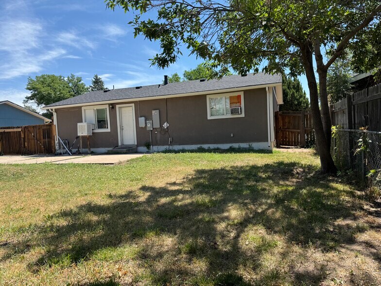BACK YARD - 5141 Xanadu St