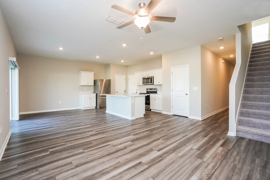 Building Photo - 813 Kings Pine Ct