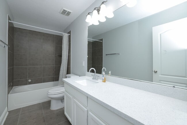 Building Photo - 19 Canterborough Pl