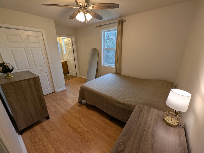 Building Photo - 5-25 Woodrow Ave