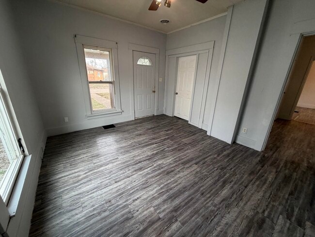 Building Photo - 210 Eleventh-E