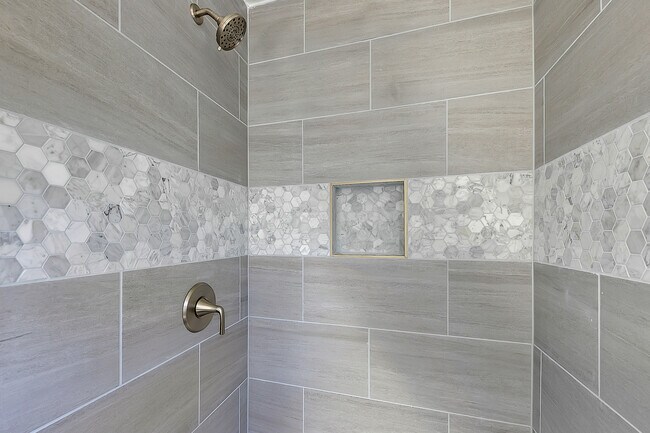 Building Photo - 2062 Woodbine Cir