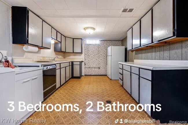 Building Photo - 8160 Woodbine St