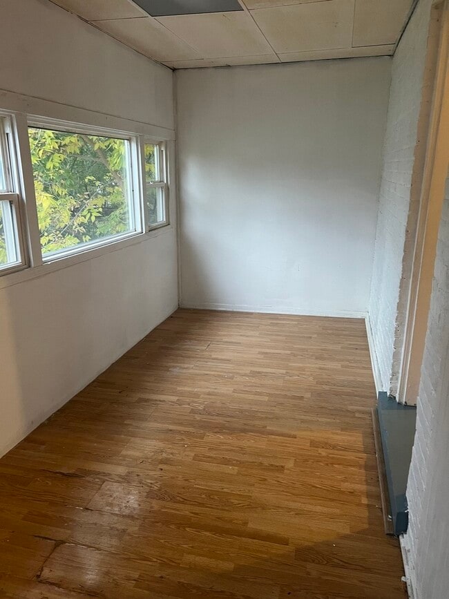 Building Photo - 8416 S Euclid Ave