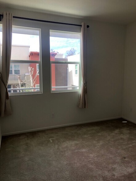 3rd Floor Jr. Bedroom - 315 Royal Gln