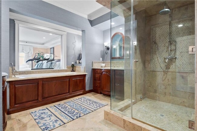 Building Photo - Charming Coastal Retreat in the Heart of Laguna Beach