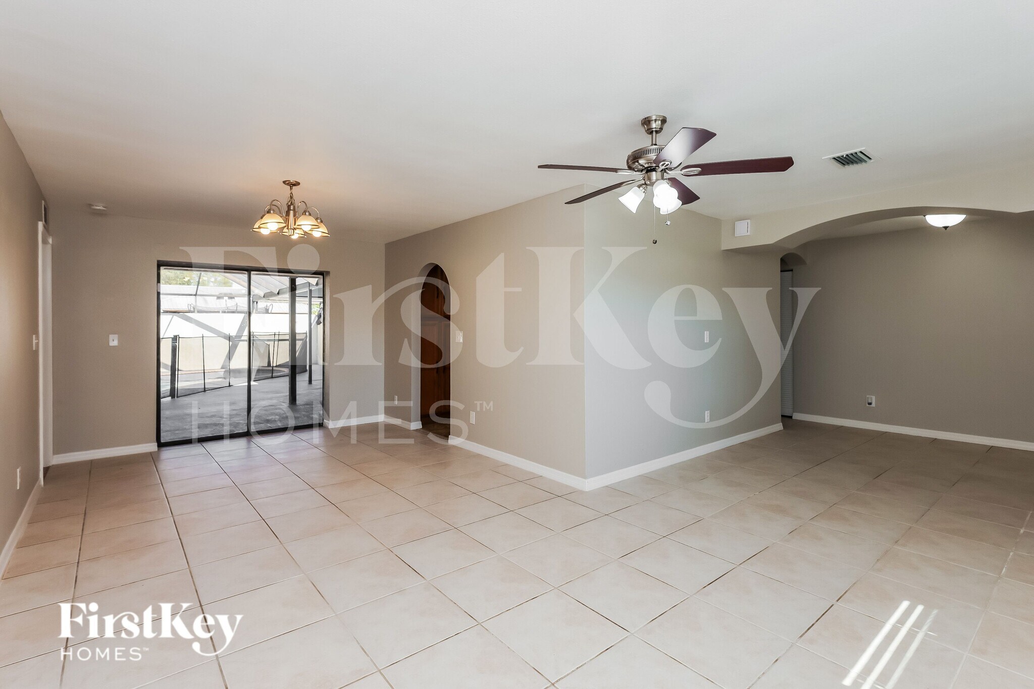 Building Photo - 241 SW 32nd Terrace