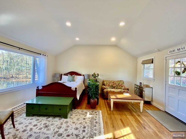 Building Photo - 28 Turners Lake Dr
