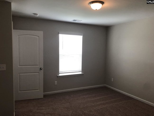 Building Photo - 141 Cascade Dr