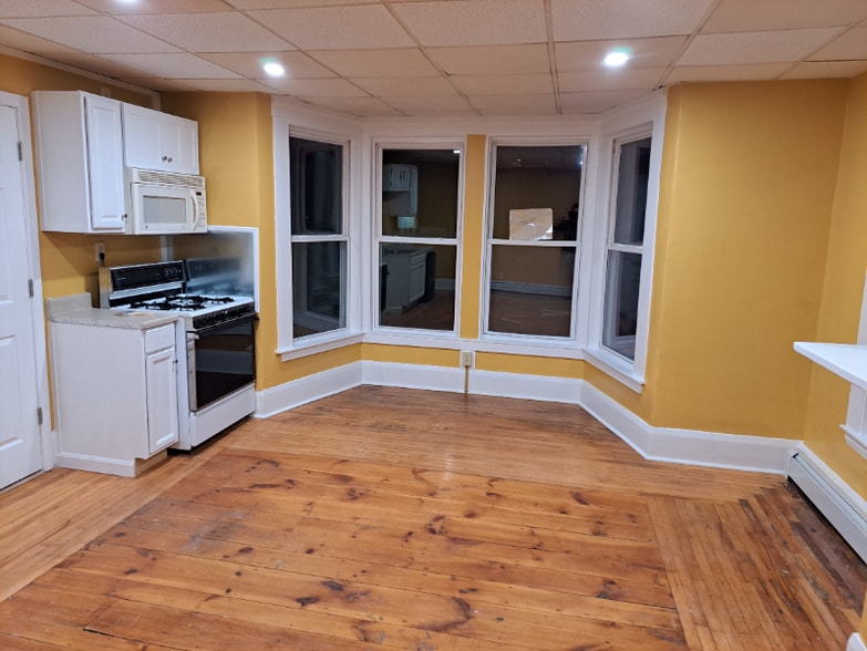 Building Photo - 2 Myrtle St