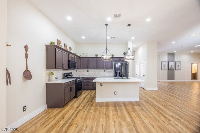 Building Photo - 8217 Cabin Springs Ave