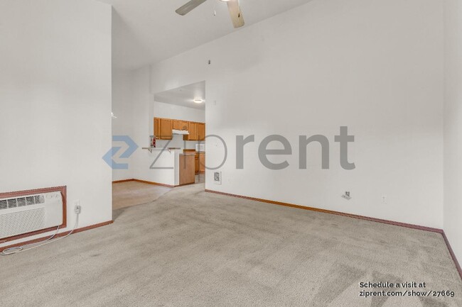 Building Photo - 12239 SE Bush St