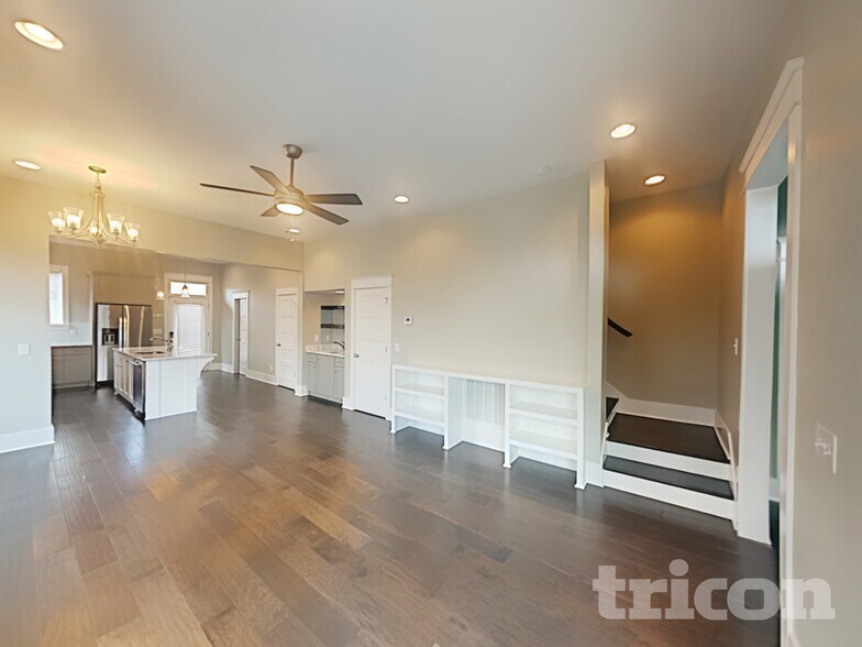 Building Photo - 6817 Charlotte Pike