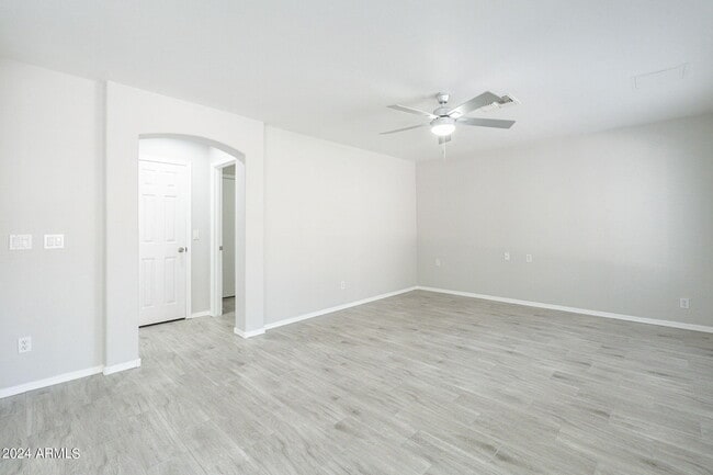 Building Photo - 6326 W El Cortez Pl