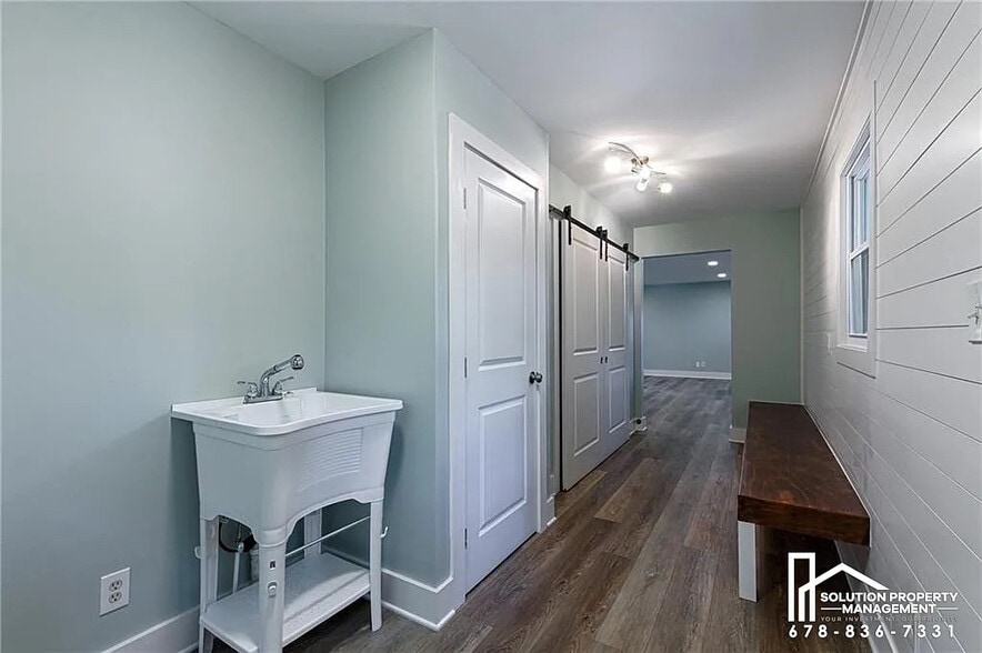 Building Photo - Room in Single Family Home on Potomac Dr NW