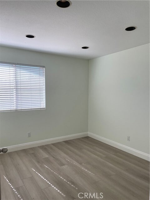 Building Photo - 35 Shorecliff