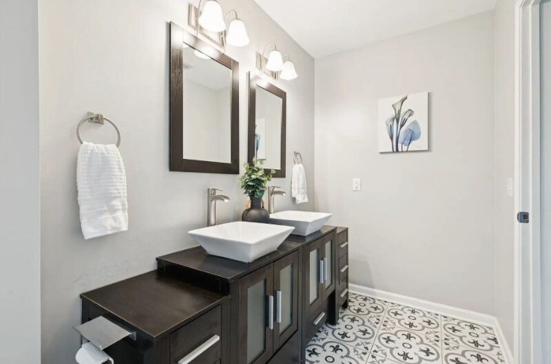 Building Photo - 6528 Premier Dr