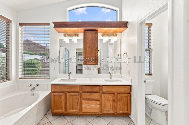 Building Photo - 7027 W Potter Dr