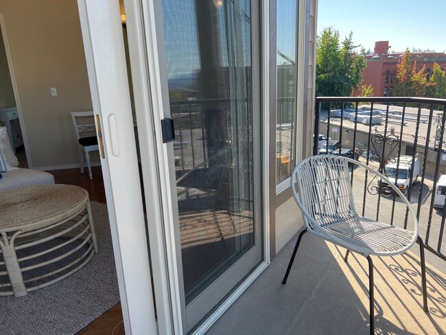 Building Photo - 2 Bed / 2 Bath Bay-View Condo for Rent in ...
