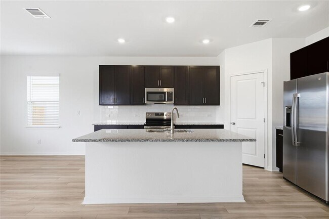 Building Photo - 416 Breccia Trl