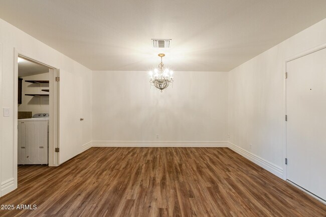 Building Photo - 3521 W Detroit St