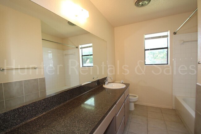 Building Photo - 2804 Derby Dr