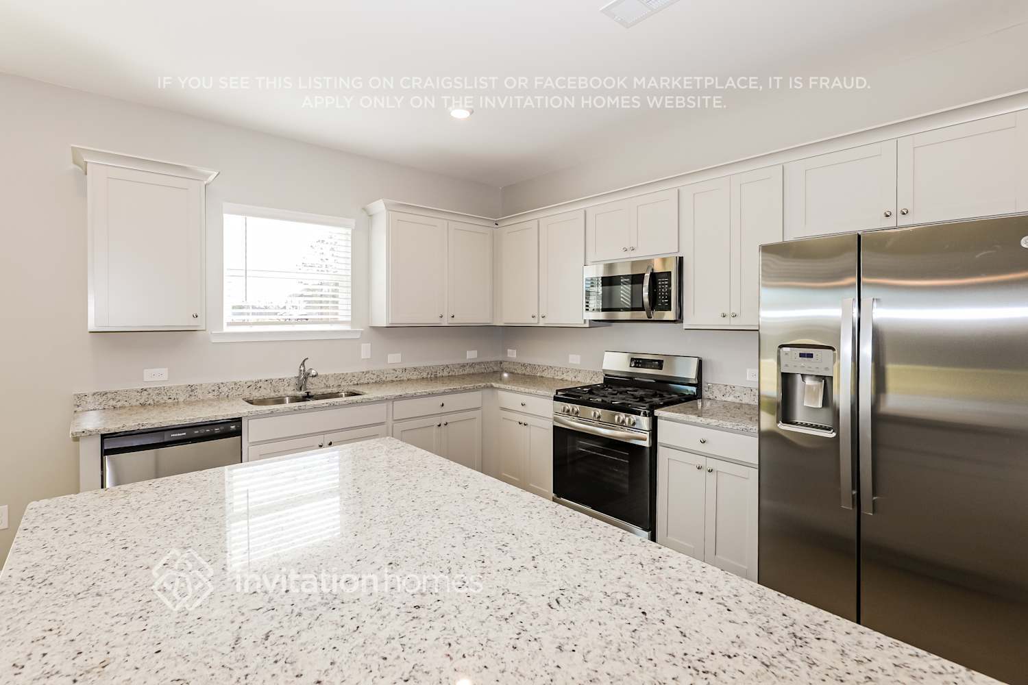 Building Photo - 532 Almere Dr