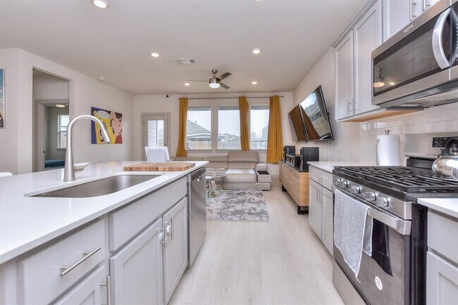 Building Photo - 13709 Bavarian Forest Dr