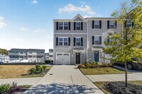 Building Photo - 1011 Chevy Pk Lndg