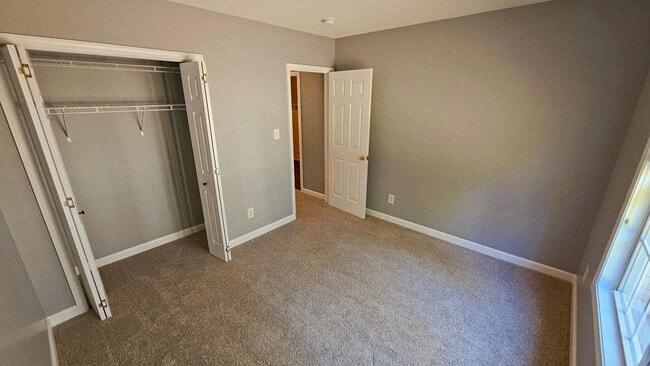 Building Photo - 3 BR 2 BA Aragona Village